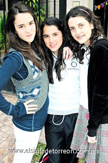 Valeria Muriel, Victoria Issa y Sofía Chamán.