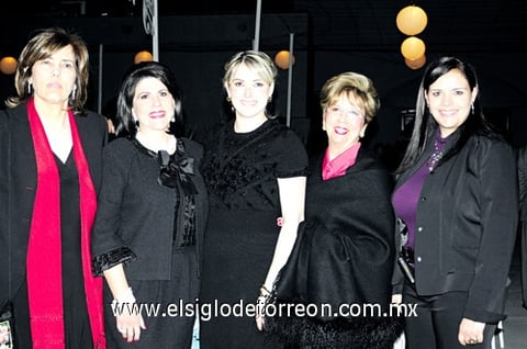 Rosario Ramos, Lupita Díaz de León, Vanesa de Moreira, Aurorita Máynez y Claudia Morales de Olmos.