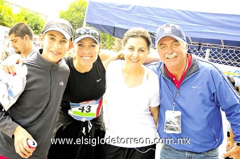 Manolo, Isabel, Caro y Manuel.