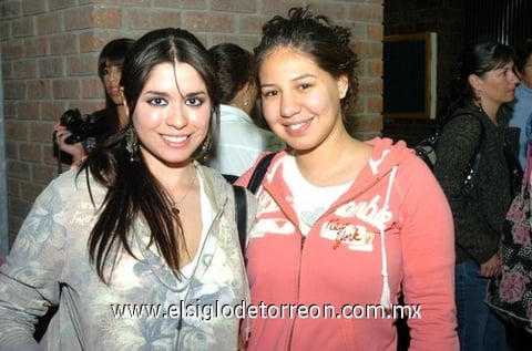 13032010  Esmeralda Martínez y Joselyn Olivas.