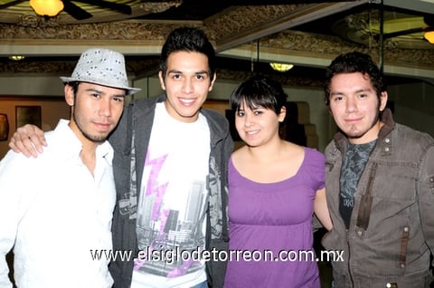 16032010 Presentes. Jesús García, Pepe Muñoz, Ruth Aguillán y Ramiro Rosas.