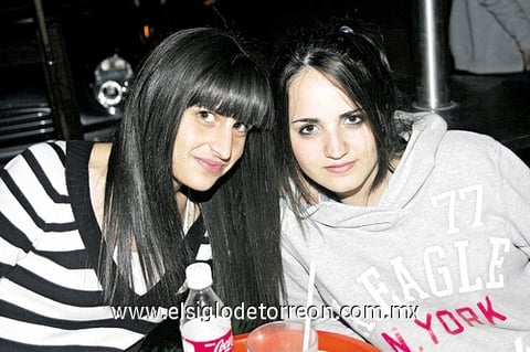 15032010 Paola Garza y Marimar Chamán.