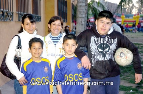 16032010 Margarita Cortez, Adriana Reyes, David Guerrero, Luis y Javier García.