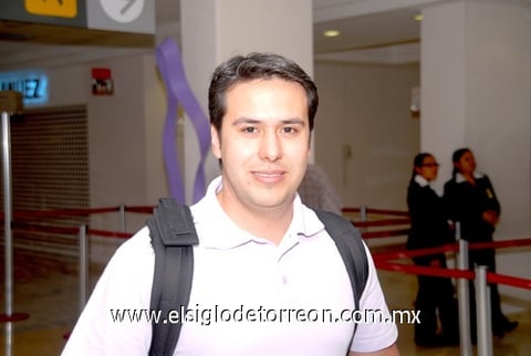 17032010 Distrito Federal. Mario Rodríguez viajó por motivos laborales.