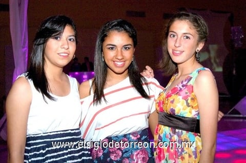 18032010 Camila Guerrero, Ale Hoyos y Pau Huerta.