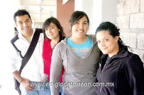 19032010 Sergio Velázquez e Ileana Godínez.