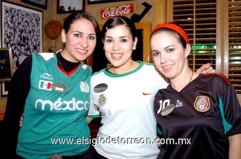 19032010 Lorena, Yidami y Nuria.