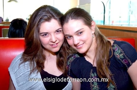 20032010 Mariel y Sofía.