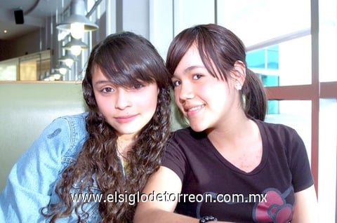 20032010 Luisa y Skarlett.