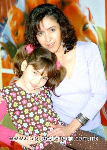 20032010 Andrea Manuela Fernández Silveyra en su cumpleaños junto a su mamá, Sra. Cristina Slveyra.