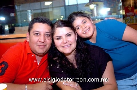 20032010 Ricardo, Roxana y Mary Fer.