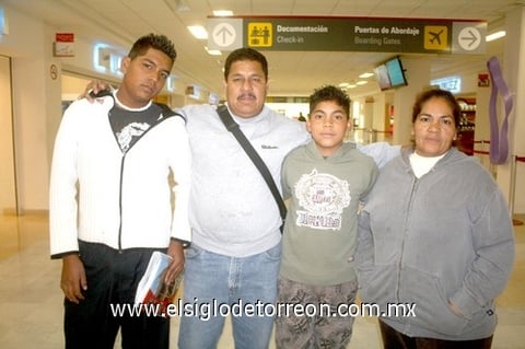 20032010 México. Juan Ibáñez fue despedido por Juan Carlos, Samuel y su esposa Virginia.