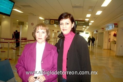20032010 Campeche. Norma Angélica Rojas despidió a Blanca Esthela Campos.