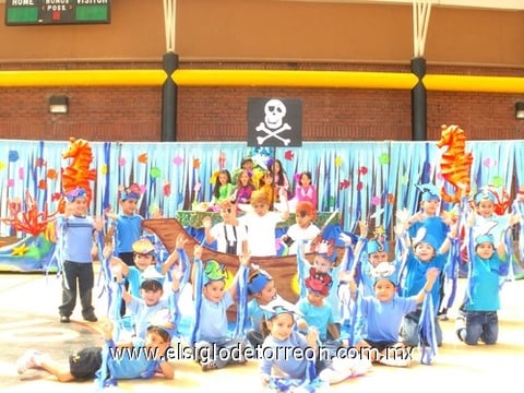21032010 Felices. Niños del colegio Alemán en su festival de Primavera.