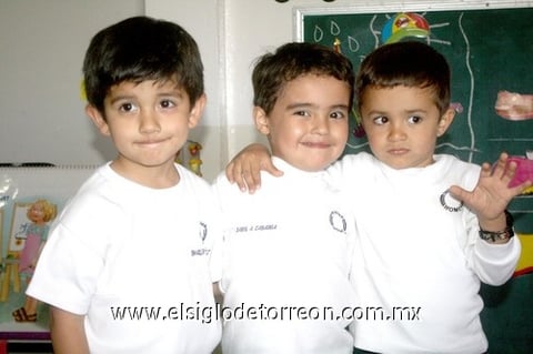21032010 Oswaldo, Daniel y Fernando.