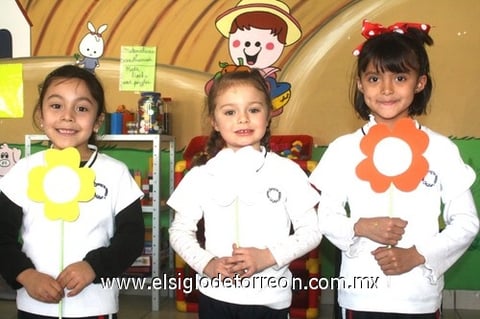 21032010 Romina Cepeda, Megan Van Es y Frida Favela.