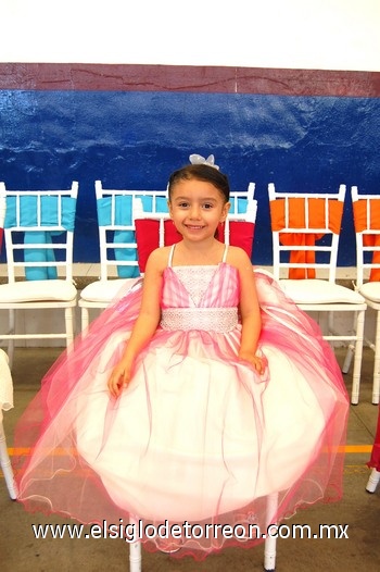 21032010 En el festejo se realizó la elección de reina de la Primavera.