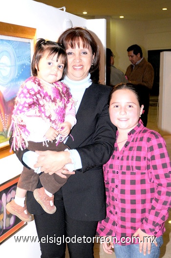 23032010 Elizabeth con las pequeñas Sofía y Devy Medrano.