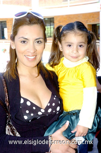 23032010 Perla Guzmán y Ana Sofía de la Maza.