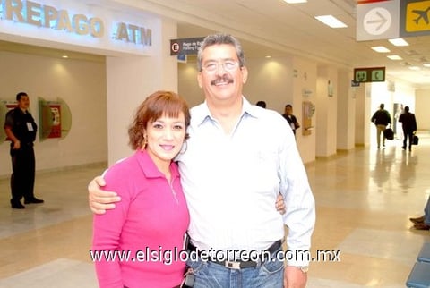 24032010 Los Cabos. María Inés Martell despidió a su esposo Jaime Torres Názer.