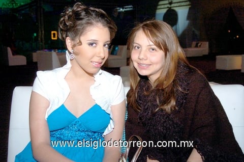 25032010 Angie Grado e Itzel Laguna.