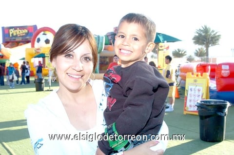 25032010 Claudia y Francisco Arroyo. EL SIGLO DE TORREÓN/JESÚS HERNÁNDEZ