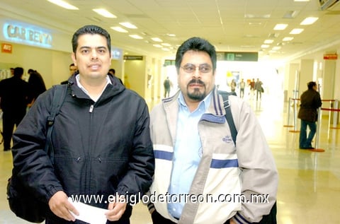 25032010 Tijuana. Antonio de los Santos y Gerardo Rodríguez, viajaron por cuestión laboral.