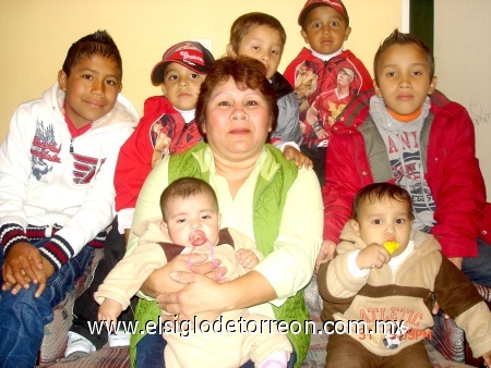Gómez Palacio, Durango 12-24-2009, mis maravillosos nietos y mi nieta. Enviada por María Lund.