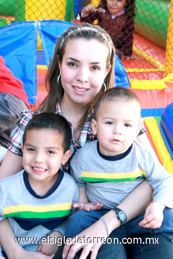 26032010 Invitados. Ana Chew, Carlos y Sebastián.