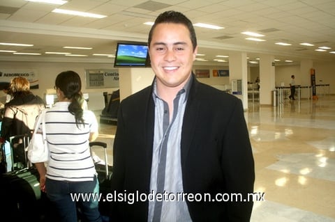 26032010 México. Enrique Martínez viajó por cuestión de negocios.