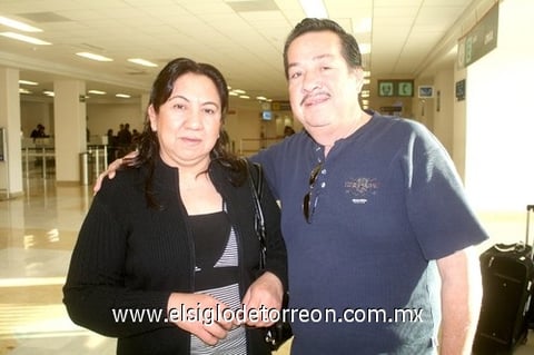 27032010 Cancún. María Ángeles y Mario Ramírez.