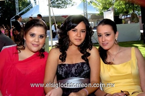 28032010 Amigas.  Chary Mena, Ana Karen Román y Mariana Vallejo.