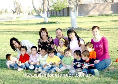 30032010 Jéssica Guzmán de Adame con sus hijos Roger y Andrés.