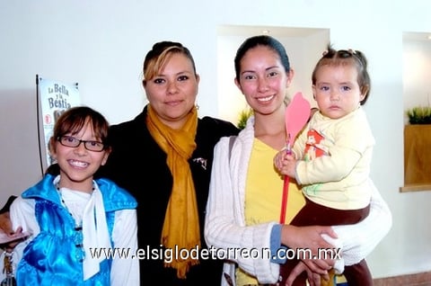 28032010 Cinthia, Citlali y Valeria.