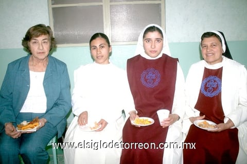 01042010 Abigaíl Elizalde, Alicia Murillo, Luz Hernández y sor María Concepción Compeán.