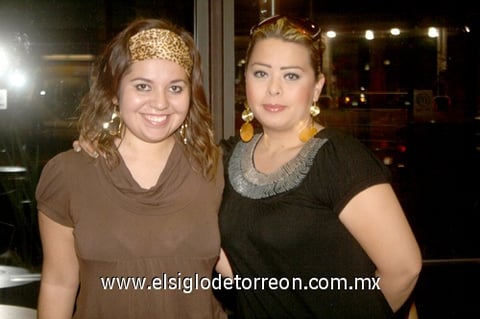 01042010 Tamara Araiza y Dora Guzmán.