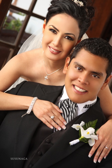 Srita. Rocío del Socorro Saldaña Verduzco y Sr. Eugenio Arturo Guerrero Vargas, unieron sus vidas en sagrado matrimonio el sábado 13 de marzo de 2010; ellos son hijos de los Sres. José Antonio Saldaña Lamas y María del Socorro Verduzco Lecou; Carlos Arturo Guerrero Rodríguez y Laura Isabel Vargas González.

Estudio Susunaga