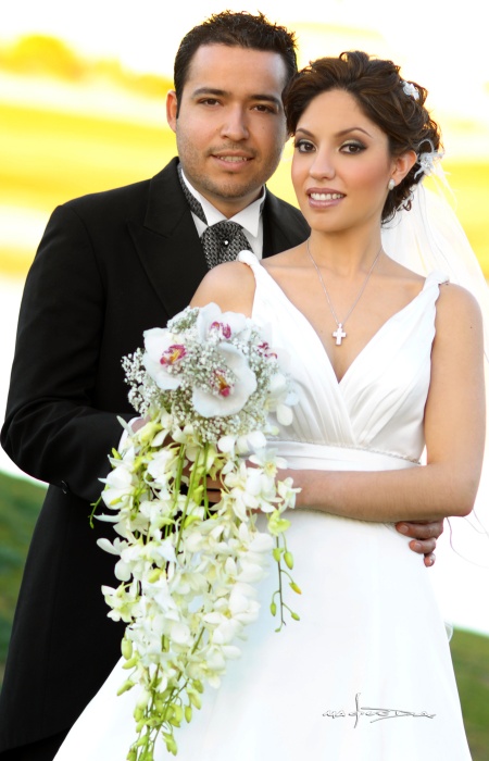 Srita. Claudia Patricia Castro Rodríguez y Sr. David Lares Romo, unieron sus vidas en sagrado matrimonio, el sábado 20 de febrero de 2010. Ellos son hijos de los señores Lic. Rodolfo Castro Sánchez y Angélica Rodríguez de Castro; Lic. Raúl Lares Montoya y Ana María Romo de Lares.

Maqueda Fotografía