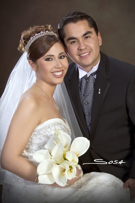 Contrajeron sagrado matrimonio, MCP. Betty Turcios Esquivel y MIB. Antonio Seáñez de Villa, el 20 de febrero de 2010, en la parroquia de La Encarnación, en punto de las 20:00 horas. Son hijos de los Sres. Fernando Turcios Hernández y Ana María Esquivel de Turcios; Manuel P. Seáñez Aranda y María del Rosario de Villa de Seáñez.-

Studio Sosa 