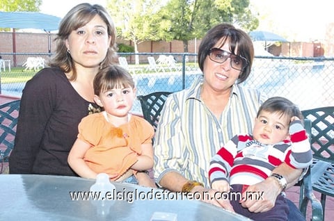 02042010 Ana Carmen y Rosa Elía.