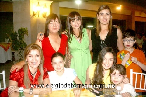 05042010 Sofía, Sandra, Paulina, Ernesto, Sandra, Nora, Dora y Diana.