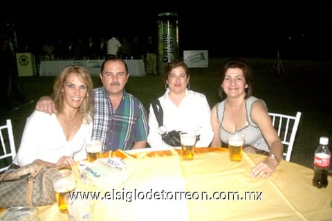 05042010 Ana Cristina de Charles, Rubén Charles, Alma Rosa González y Aurora Verano.