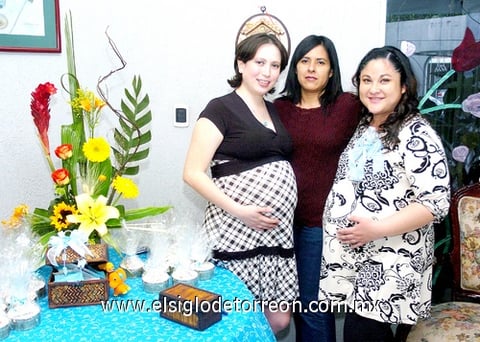 04042010 Argelia junto a Ana Delgado y Érika Pérez.