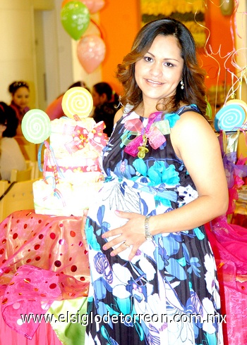 04042010 Gabriela Paredes de Quintero disfrutó de su fiesta de canastilla.- Sotomayor Fotografía