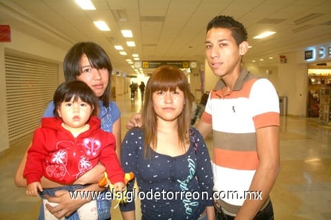 05042010 Veracruz. Blanca Lizbeth Muñoz y Yarid fueron despedidos por Karina y Edson Palacios Treviño.