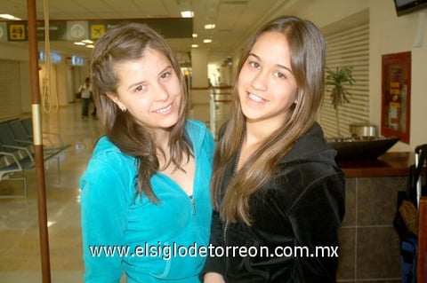 02042010 Florida. María del Hoyo y Adriana Torres.