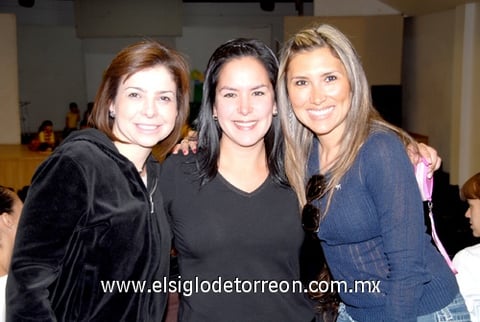06042010 Paola, Ana María y Mónica. EL SIGLO DE TORREÓN / FERNANDO COMPEÁN