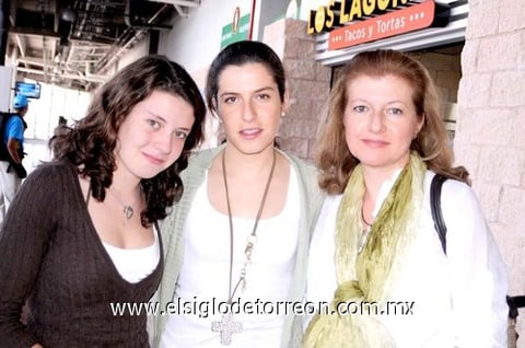 07042010 María, Sofía y Beatriz Barroso.