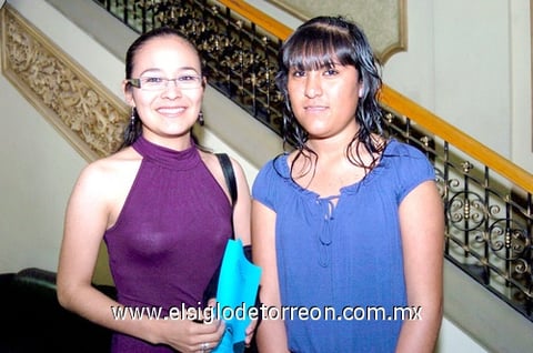 07042010 Cecy Zamora y Karla Martínez. EL SIGLO DE TORREÓN/JESÚS HERNÁNDEZ