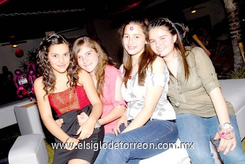 08042010 María García, Andrea Ortiz, Gertrudis e Isela Sofía.